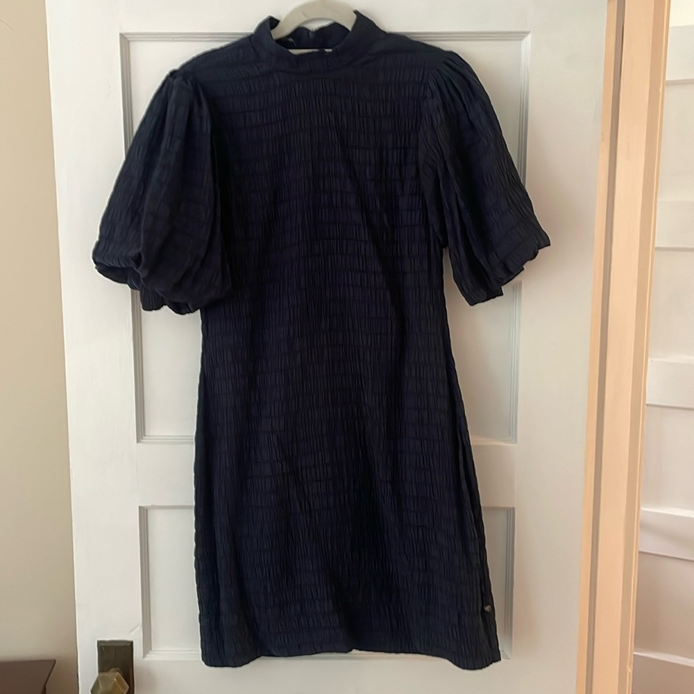 Puffy sleeve navy dress